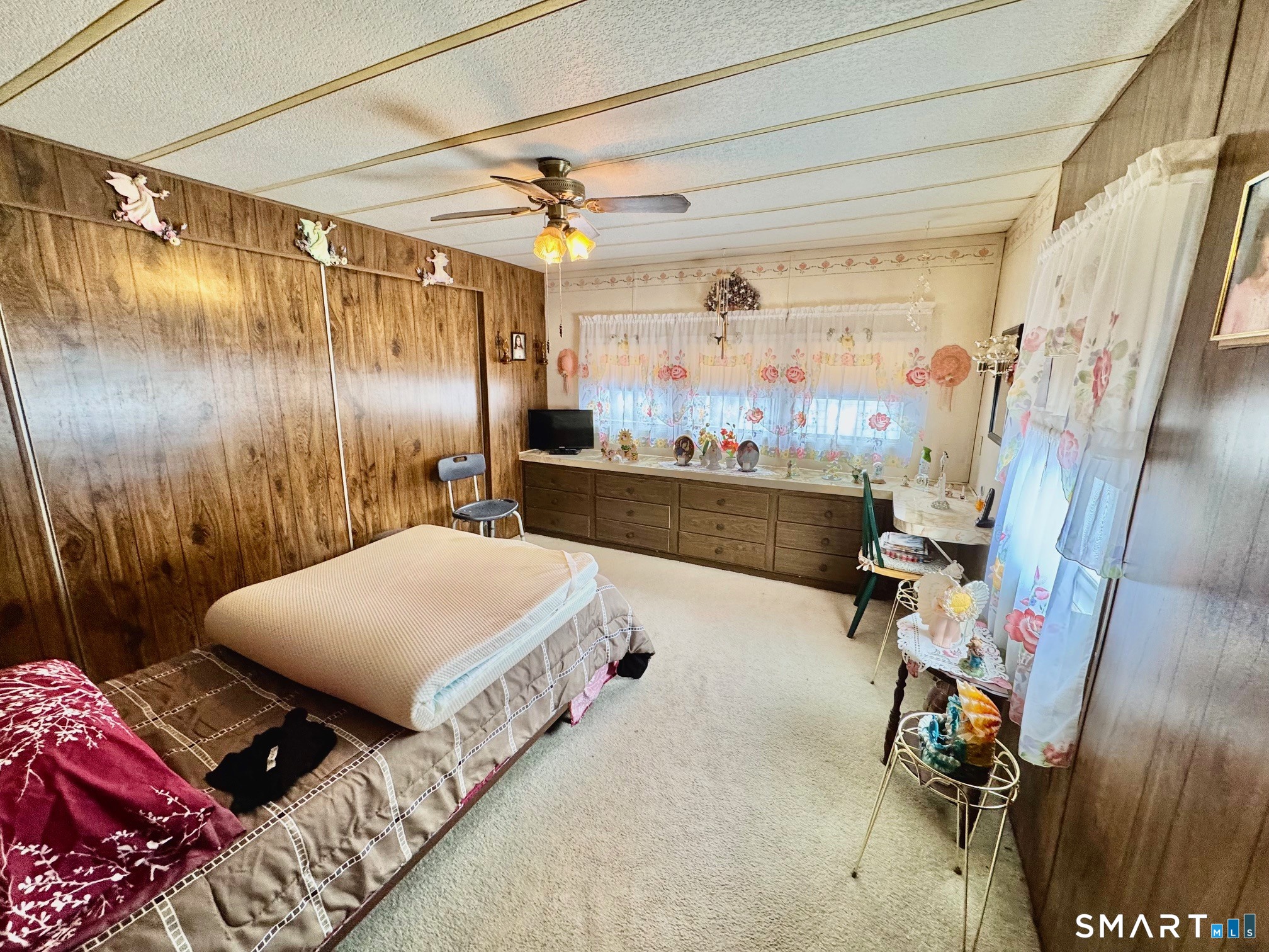 1070 Amity Road Bethany CT 06524