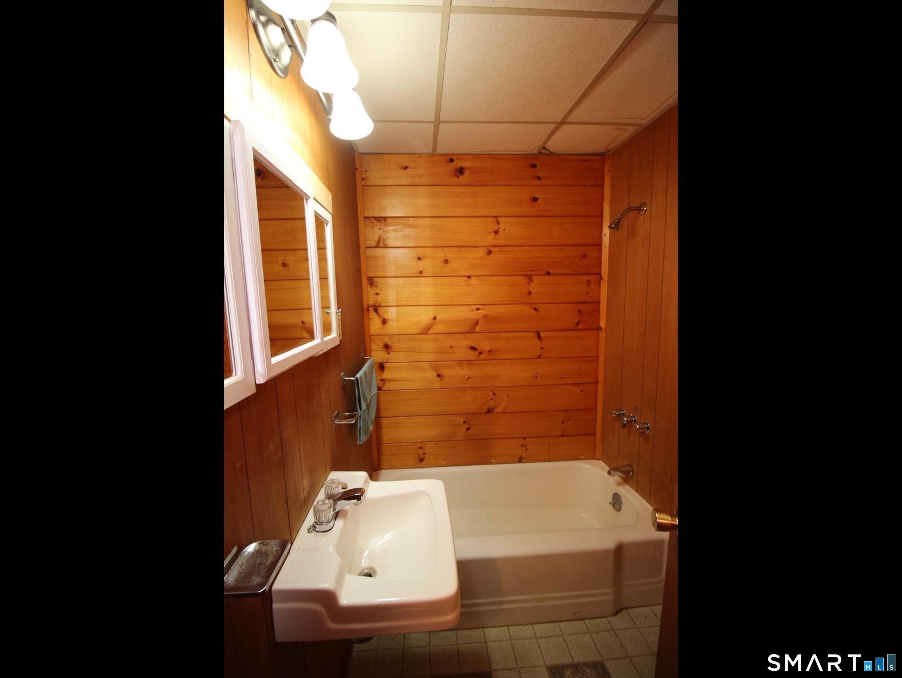 60 Lyon Road Woodstock CT 06282