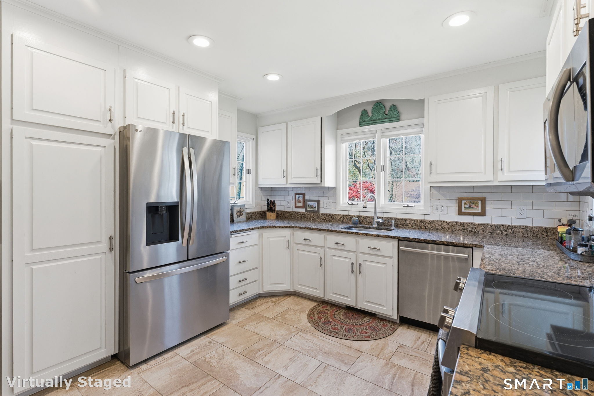 12 Lindros Lane Waterford CT 06385
