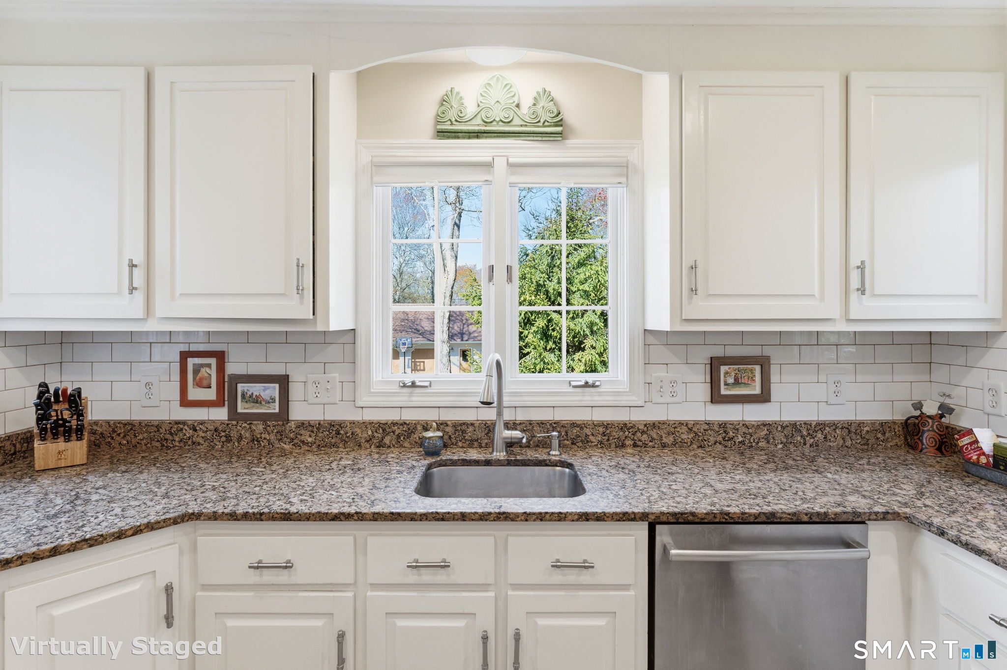 12 Lindros Lane Waterford CT 06385