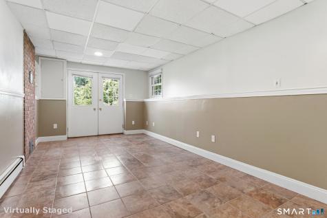 12 Lindros Lane Waterford CT 06385