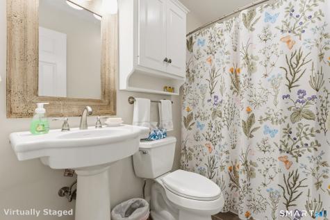 12 Lindros Lane Waterford CT 06385