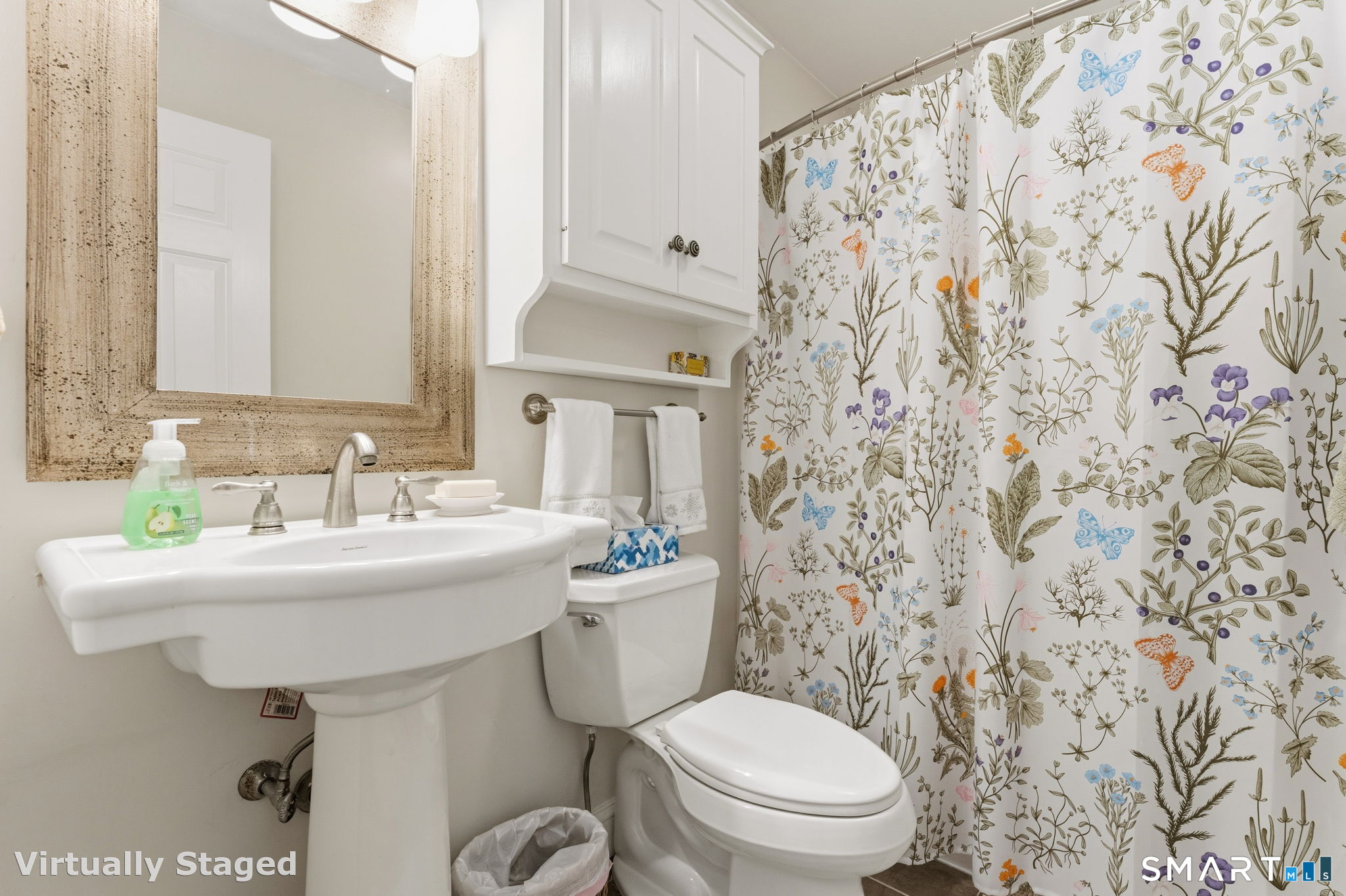 12 Lindros Lane Waterford CT 06385