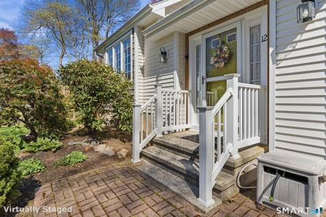 12 Lindros Lane Waterford CT 06385