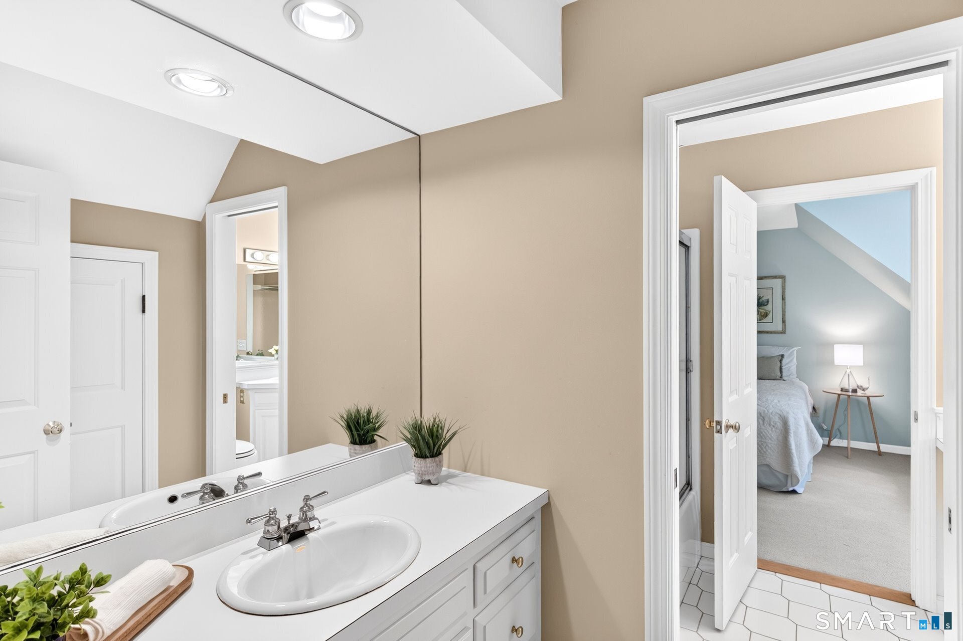 99 Fiddlehead Way Canton CT 06019