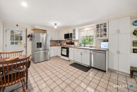 65 Burwell Road New Hartford CT 06057