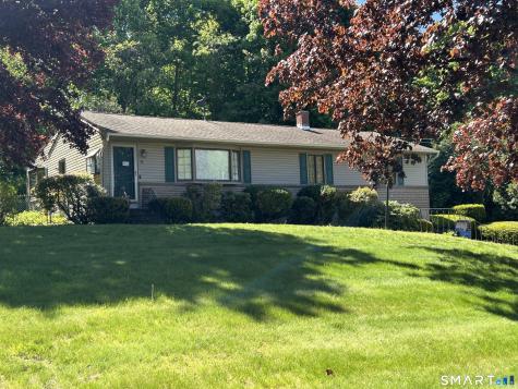 28 Goebel Road Hamden CT 06514