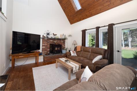 5 Pondside Place Cheshire CT 06410