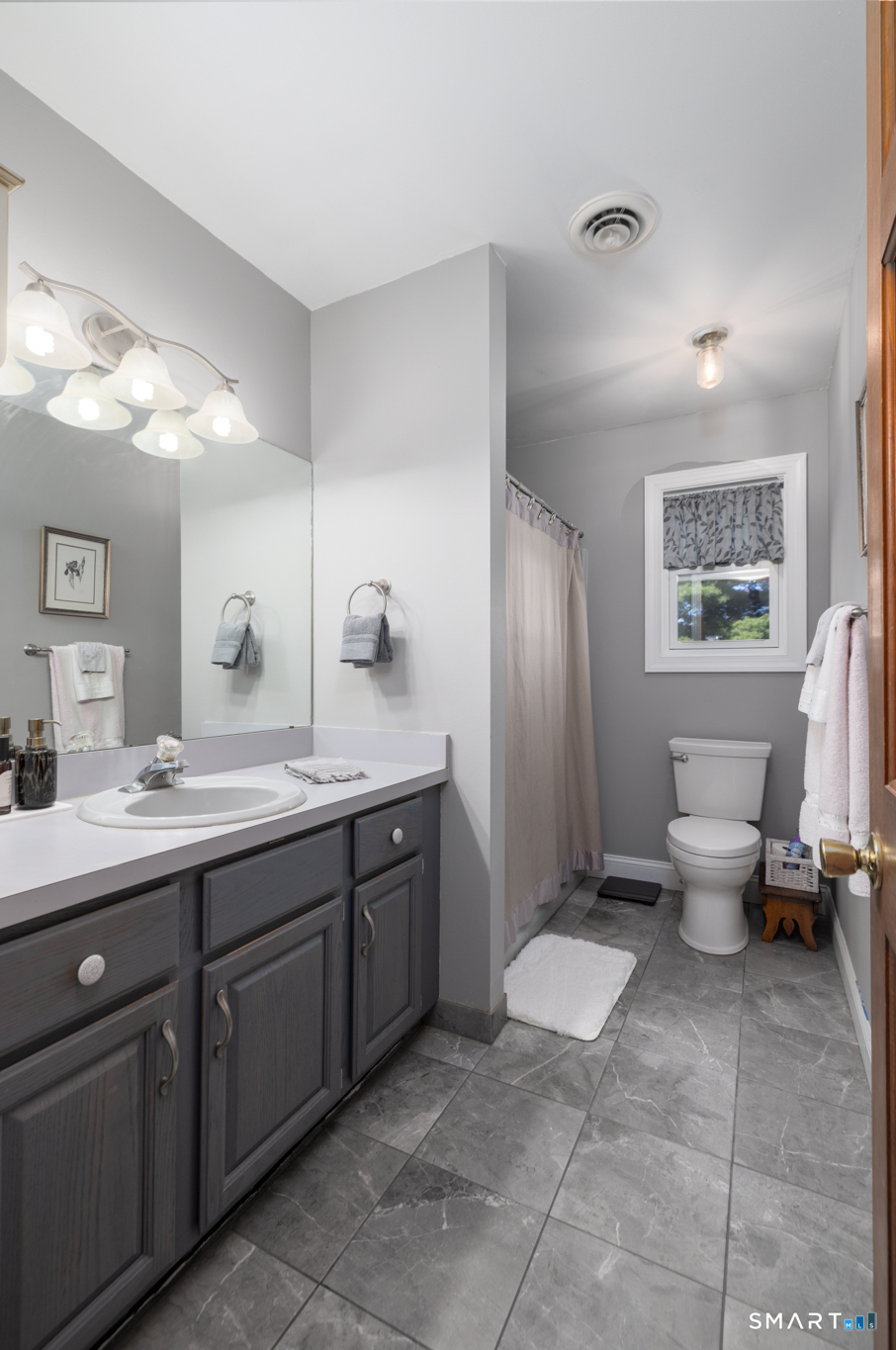 5 Pondside Place Cheshire CT 06410