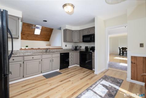 5 Pondside Place Cheshire CT 06410