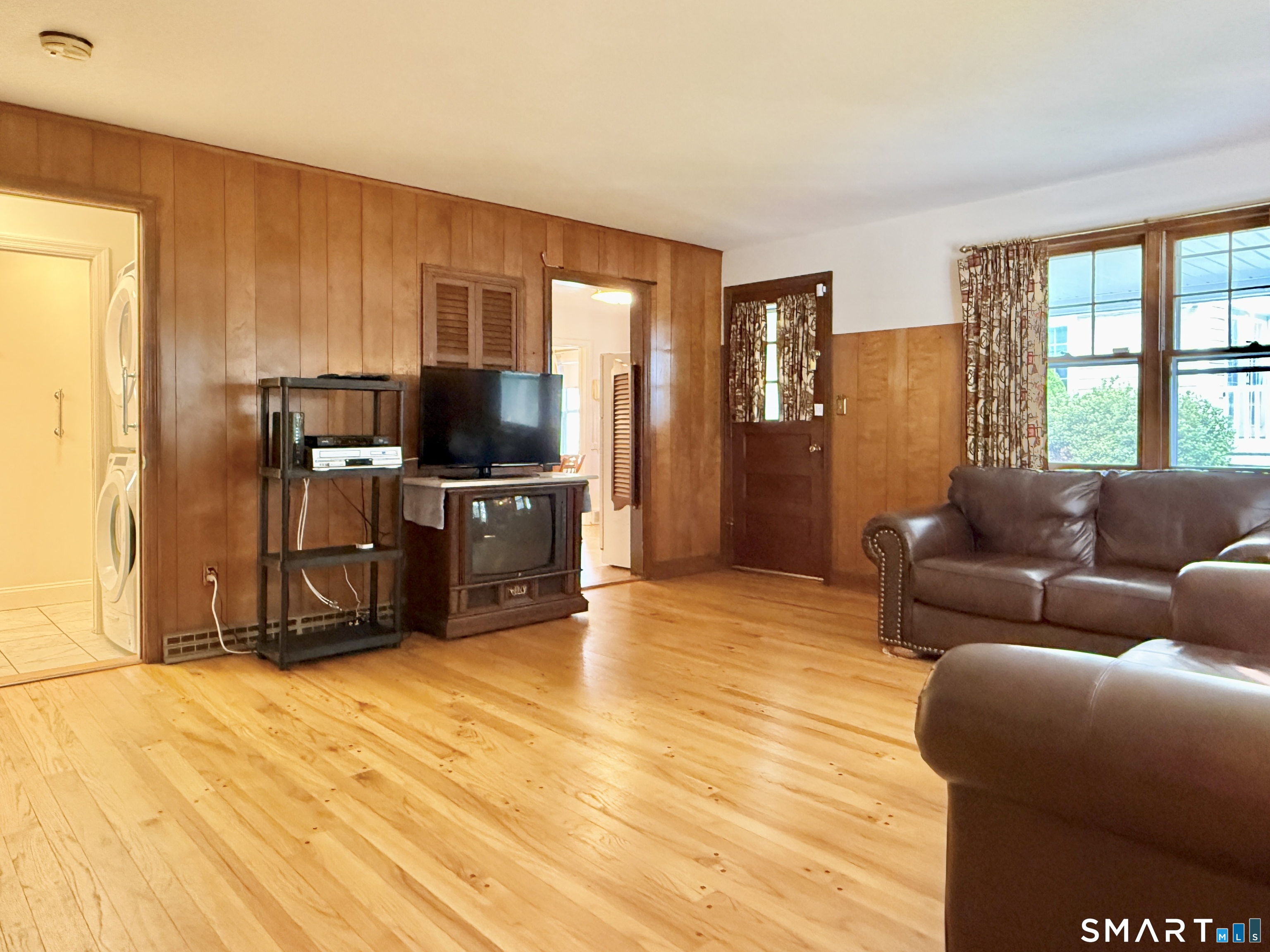 16 Aron Avenue Waterbury CT 06708