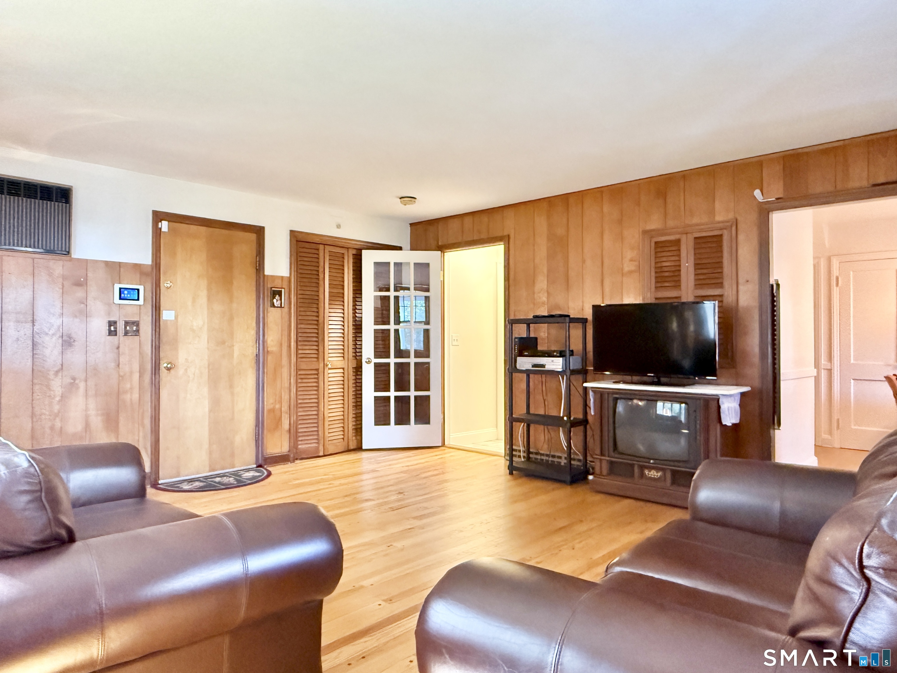 16 Aron Avenue Waterbury CT 06708