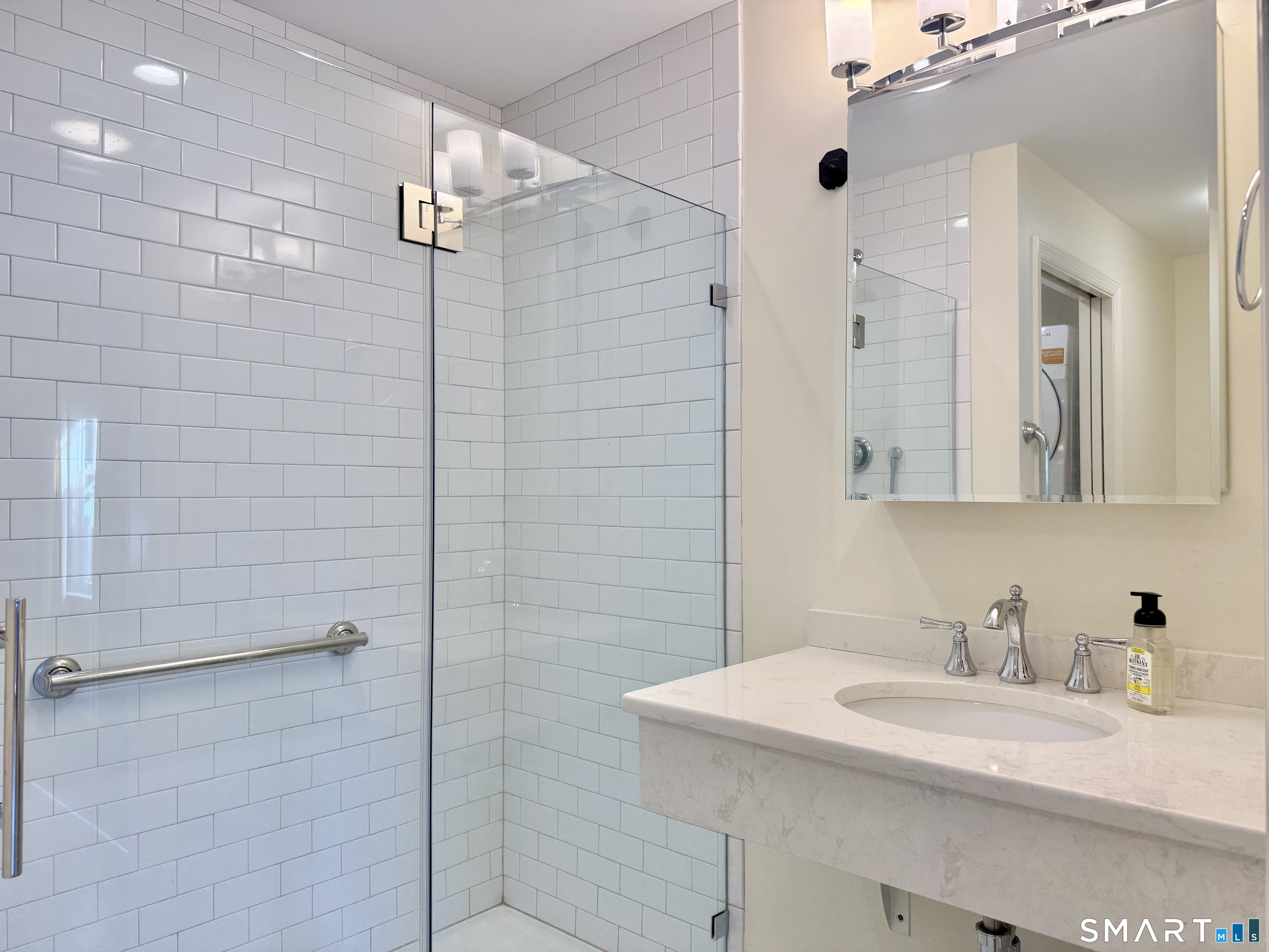 16 Aron Avenue Waterbury CT 06708