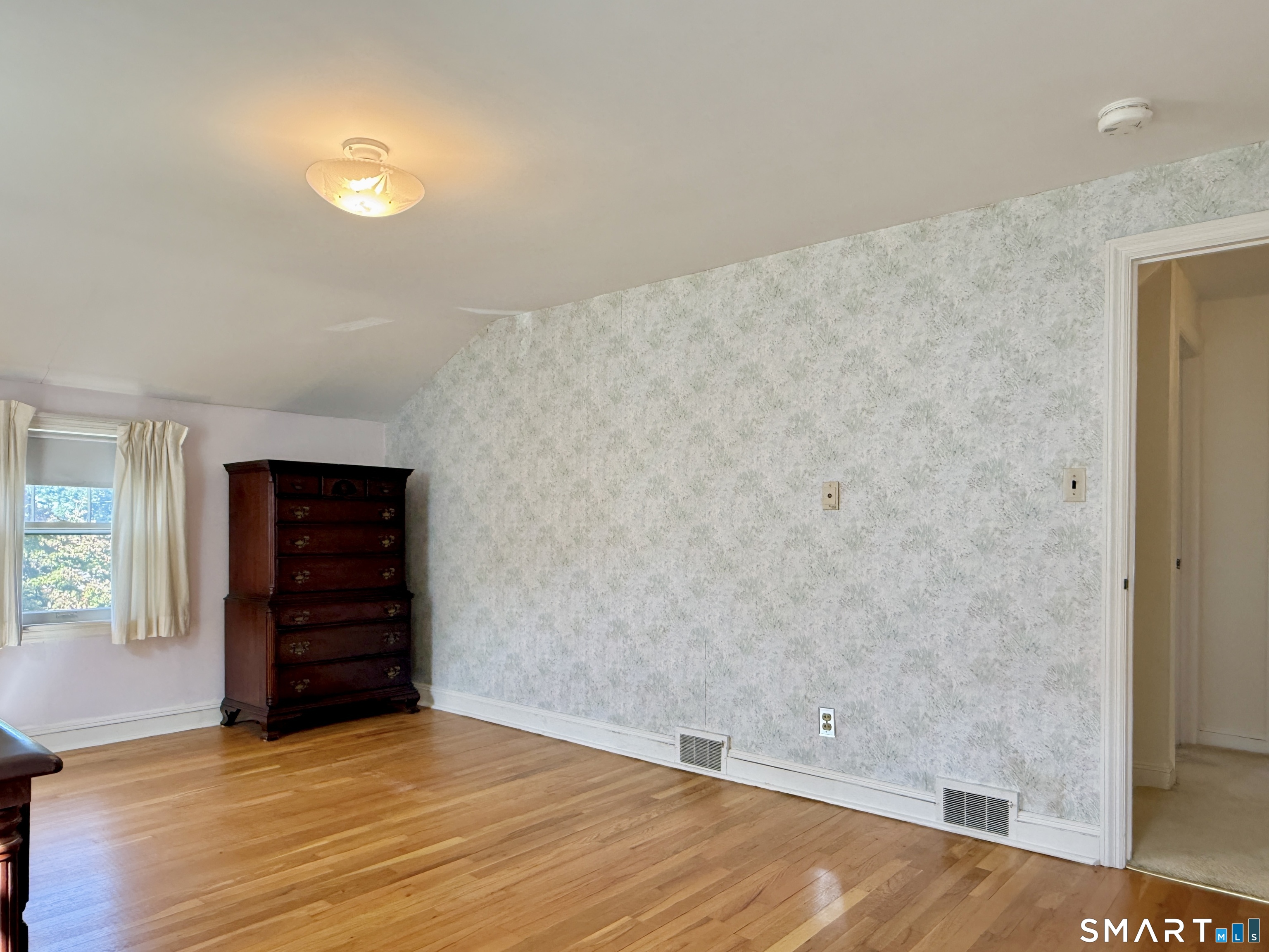 16 Aron Avenue Waterbury CT 06708