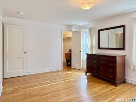 16 Aron Avenue Waterbury CT 06708
