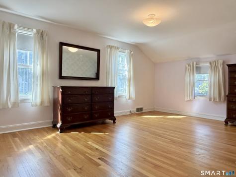 16 Aron Avenue Waterbury CT 06708