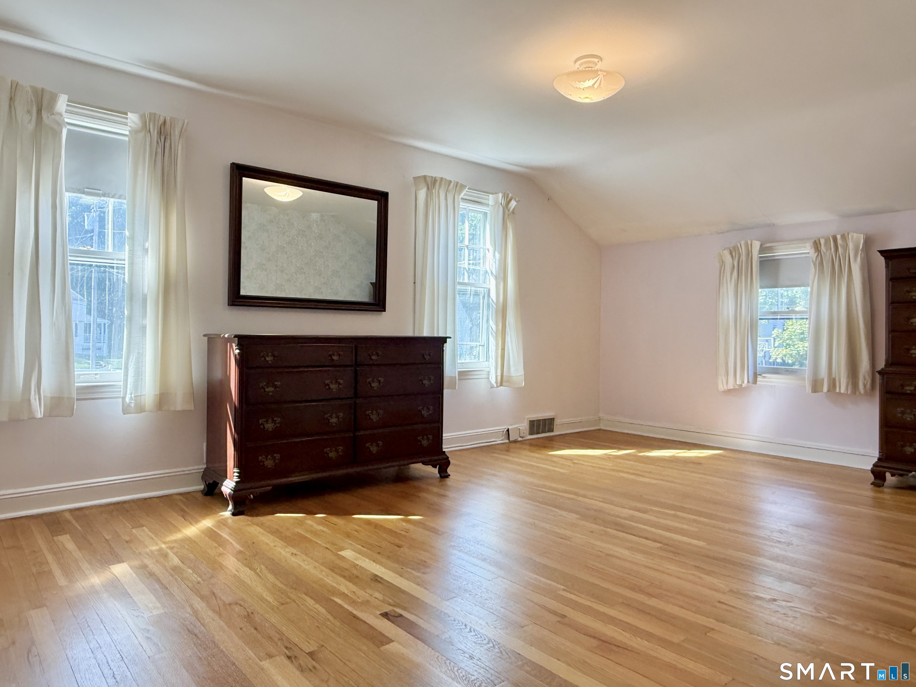 16 Aron Avenue Waterbury CT 06708