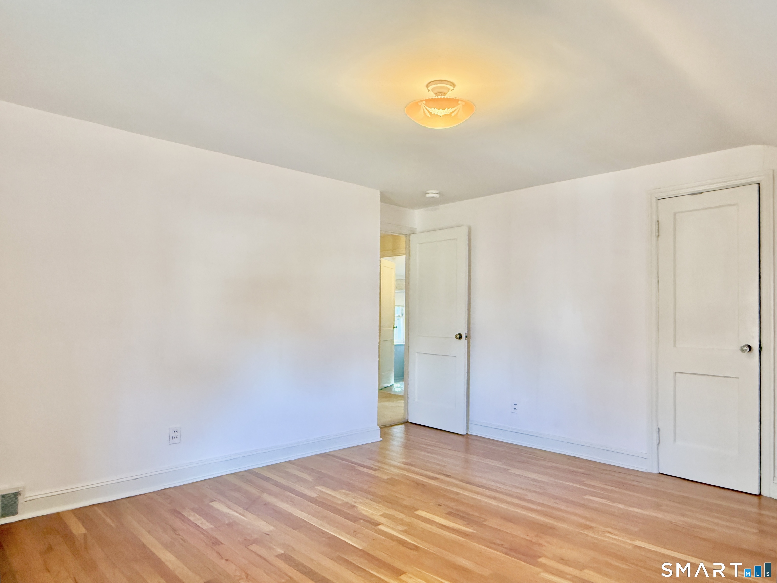 16 Aron Avenue Waterbury CT 06708