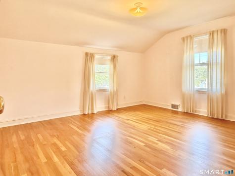 16 Aron Avenue Waterbury CT 06708