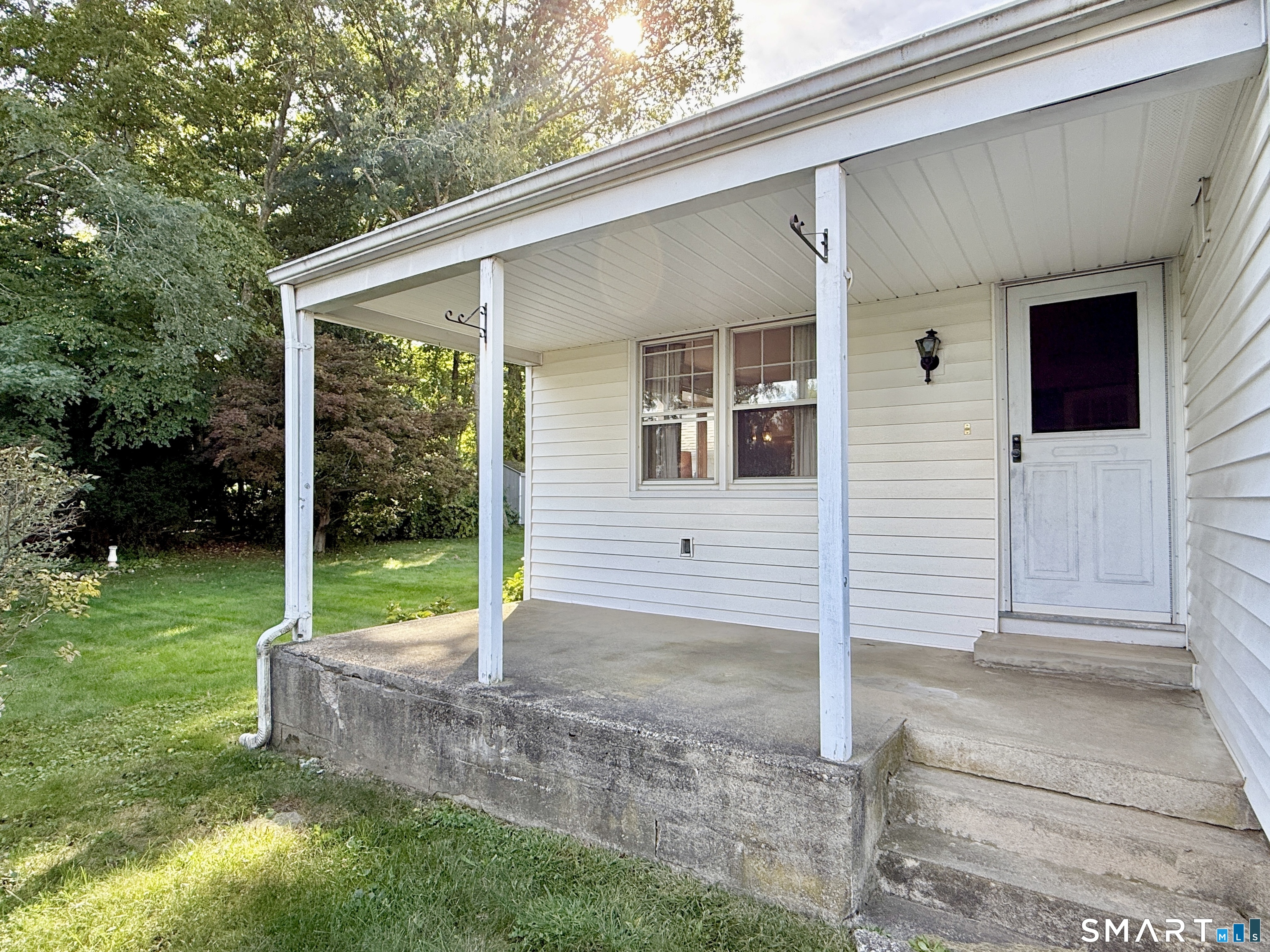 16 Aron Avenue Waterbury CT 06708