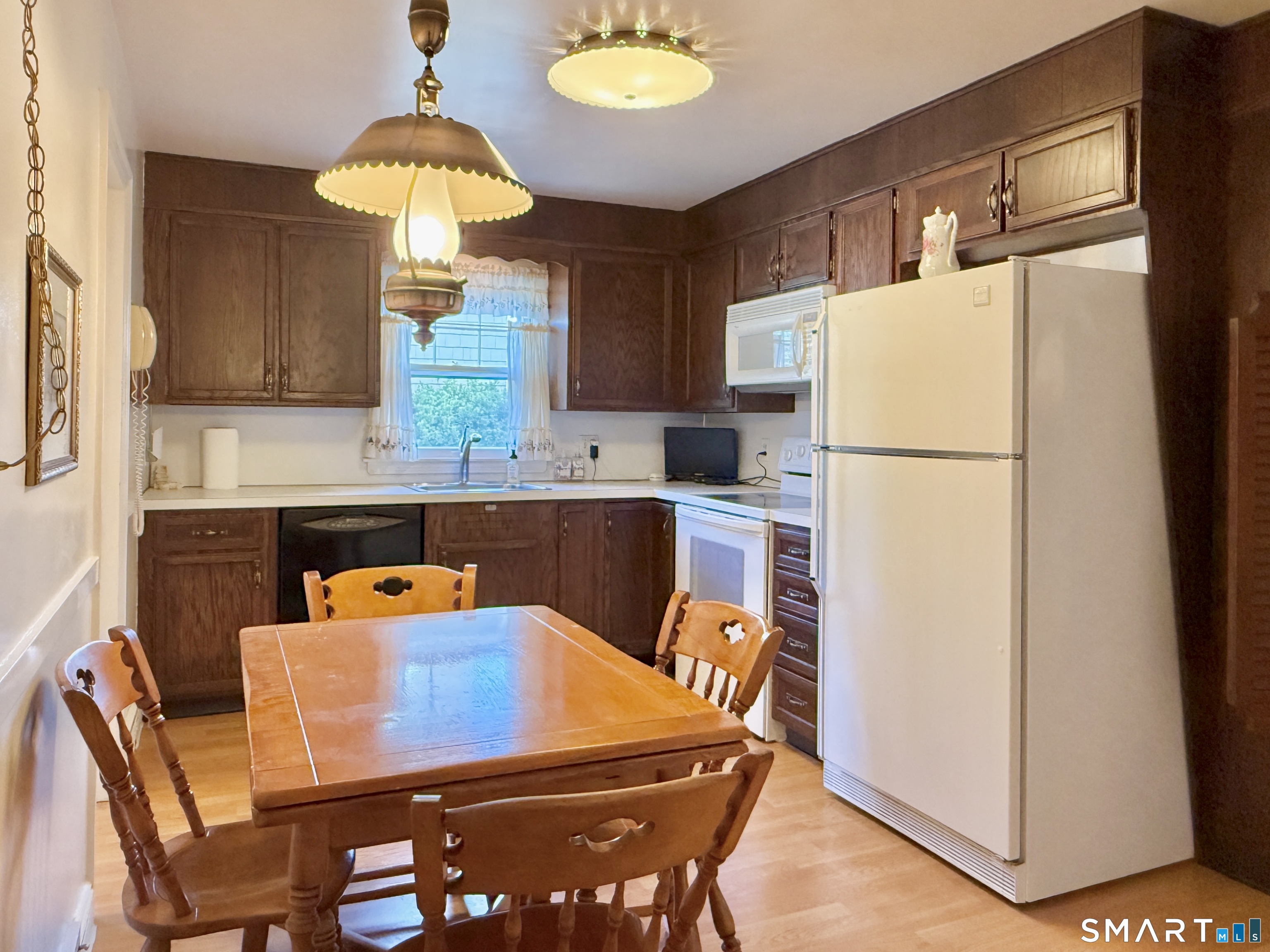 16 Aron Avenue Waterbury CT 06708