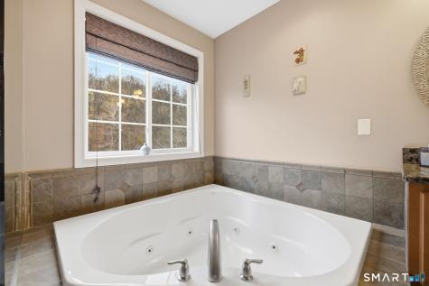 9 Coventry Lane Oxford CT 06478
