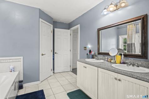 52 Middle Road Preston CT 06365
