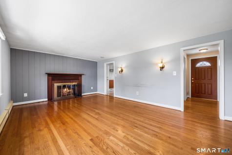 1412 North Street Suffield CT 06078