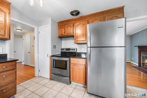 1412 North Street Suffield CT 06078