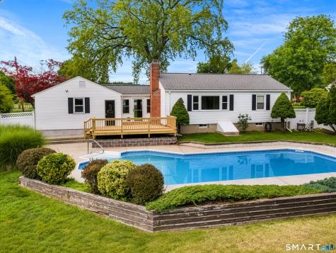1412 North Street Suffield CT 06078