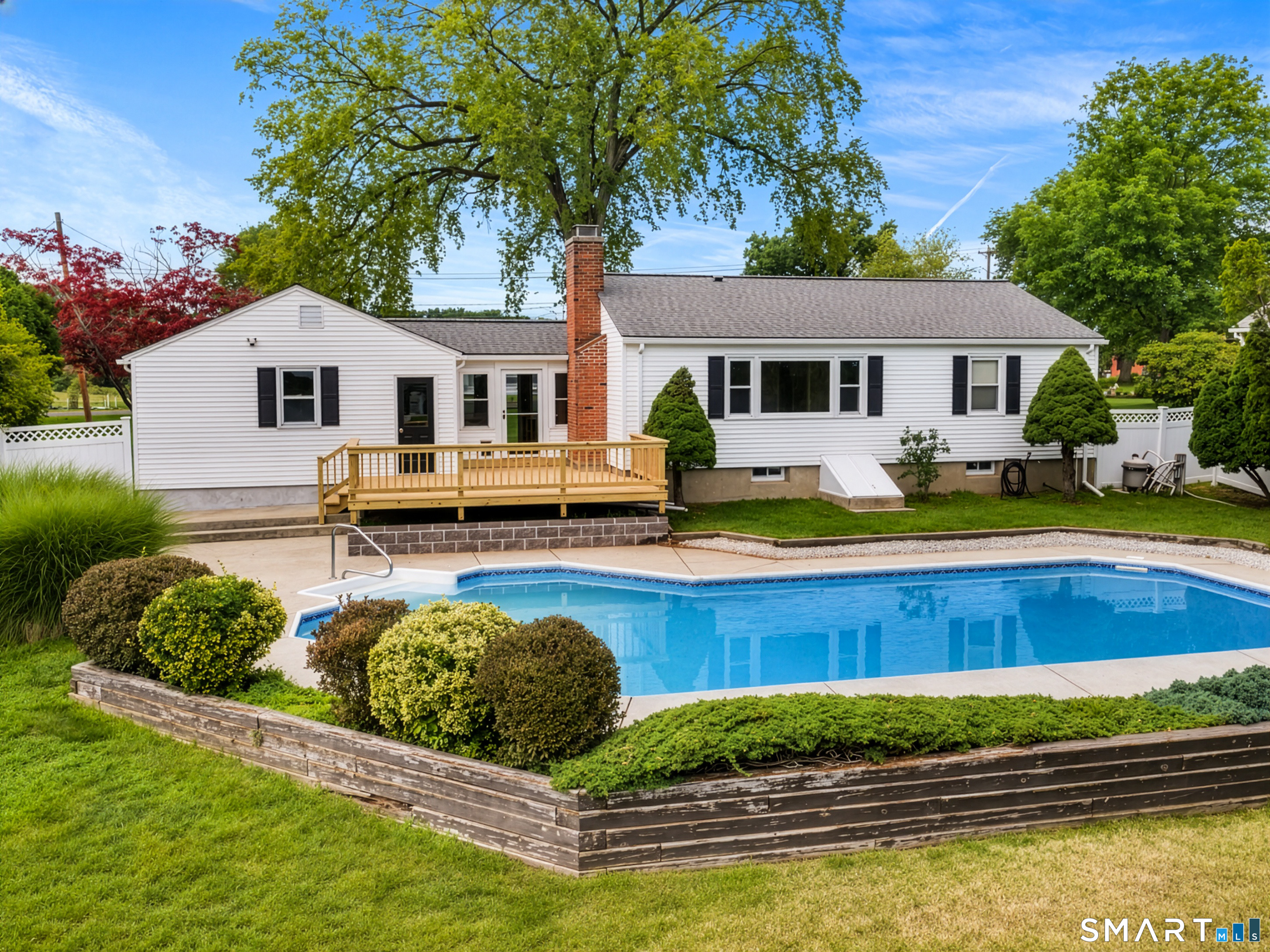 1412 North Street Suffield CT 06078