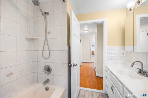 1412 North Street Suffield CT 06078