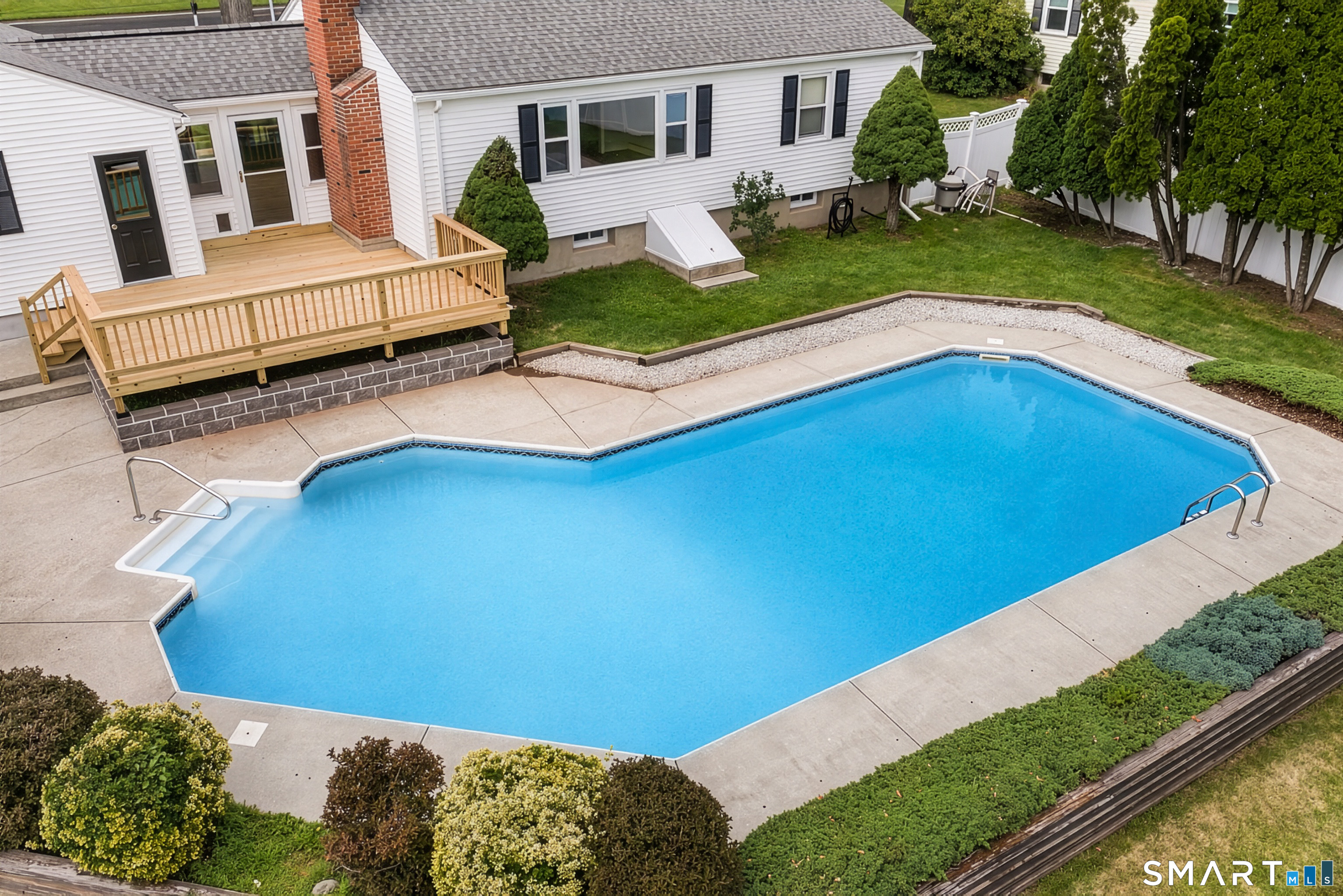 1412 North Street Suffield CT 06078