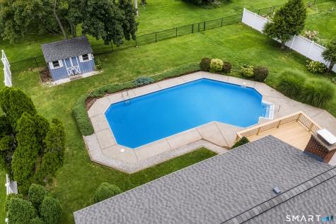 1412 North Street Suffield CT 06078