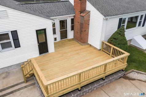 1412 North Street Suffield CT 06078