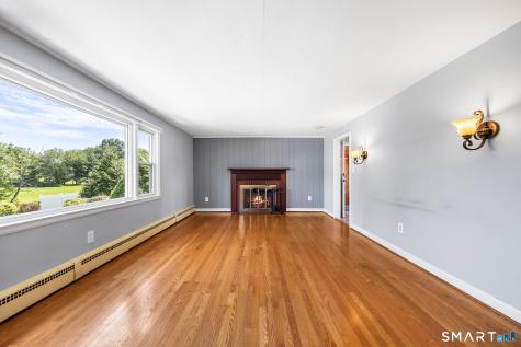 1412 North Street Suffield CT 06078