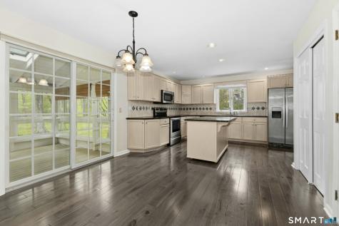 12 Heritage Drive Danbury CT 06811