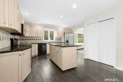 12 Heritage Drive Danbury CT 06811