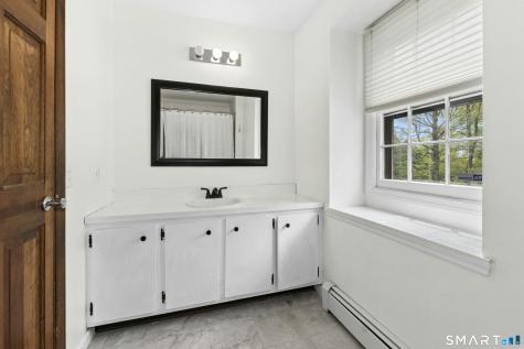 12 Heritage Drive Danbury CT 06811