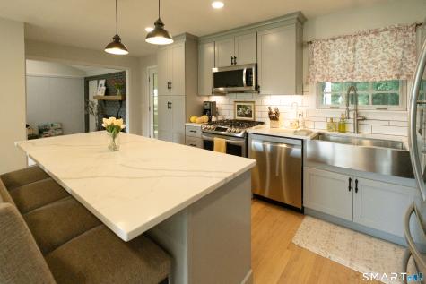 213 Robin Lane Cheshire CT 06410