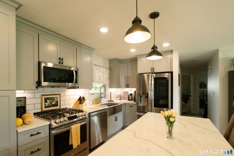213 Robin Lane Cheshire CT 06410