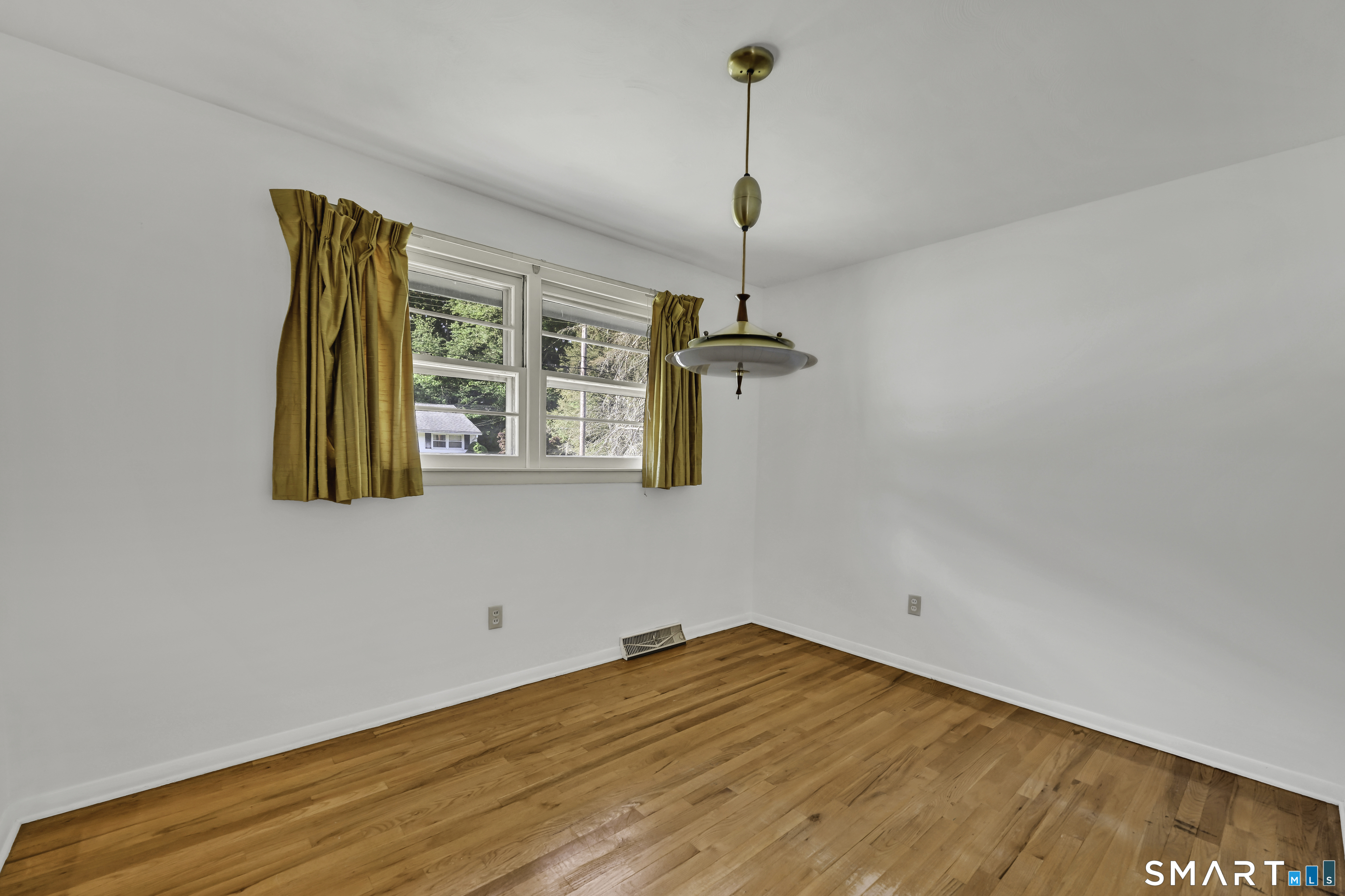 126 Beacon Hill Road East Hartford CT 06108