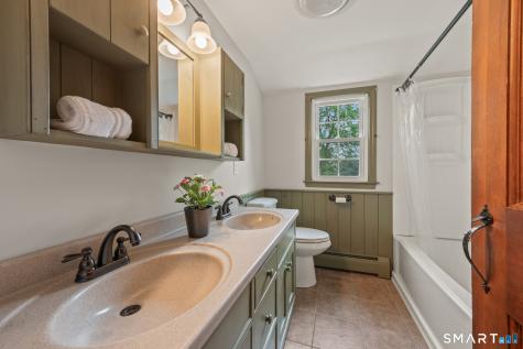 10 Stonegate Drive Portland CT 06480