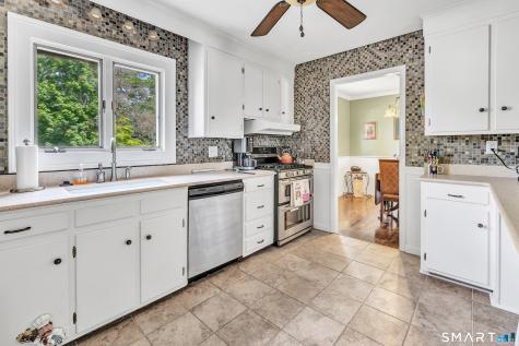 11 Sarah Court West Haven CT 06516