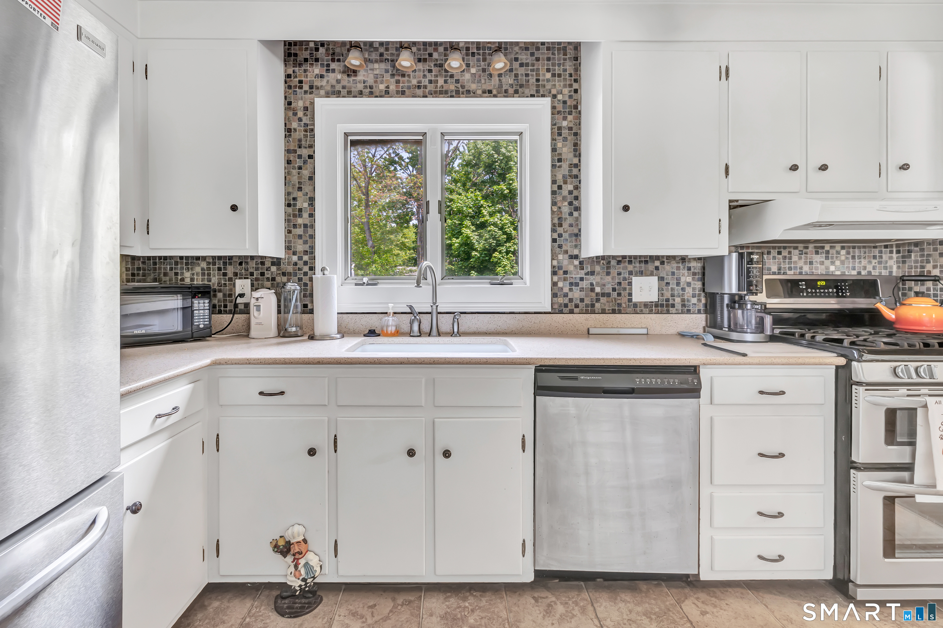 11 Sarah Court West Haven CT 06516