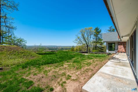 43 Prattling Pond Road Farmington CT 06032