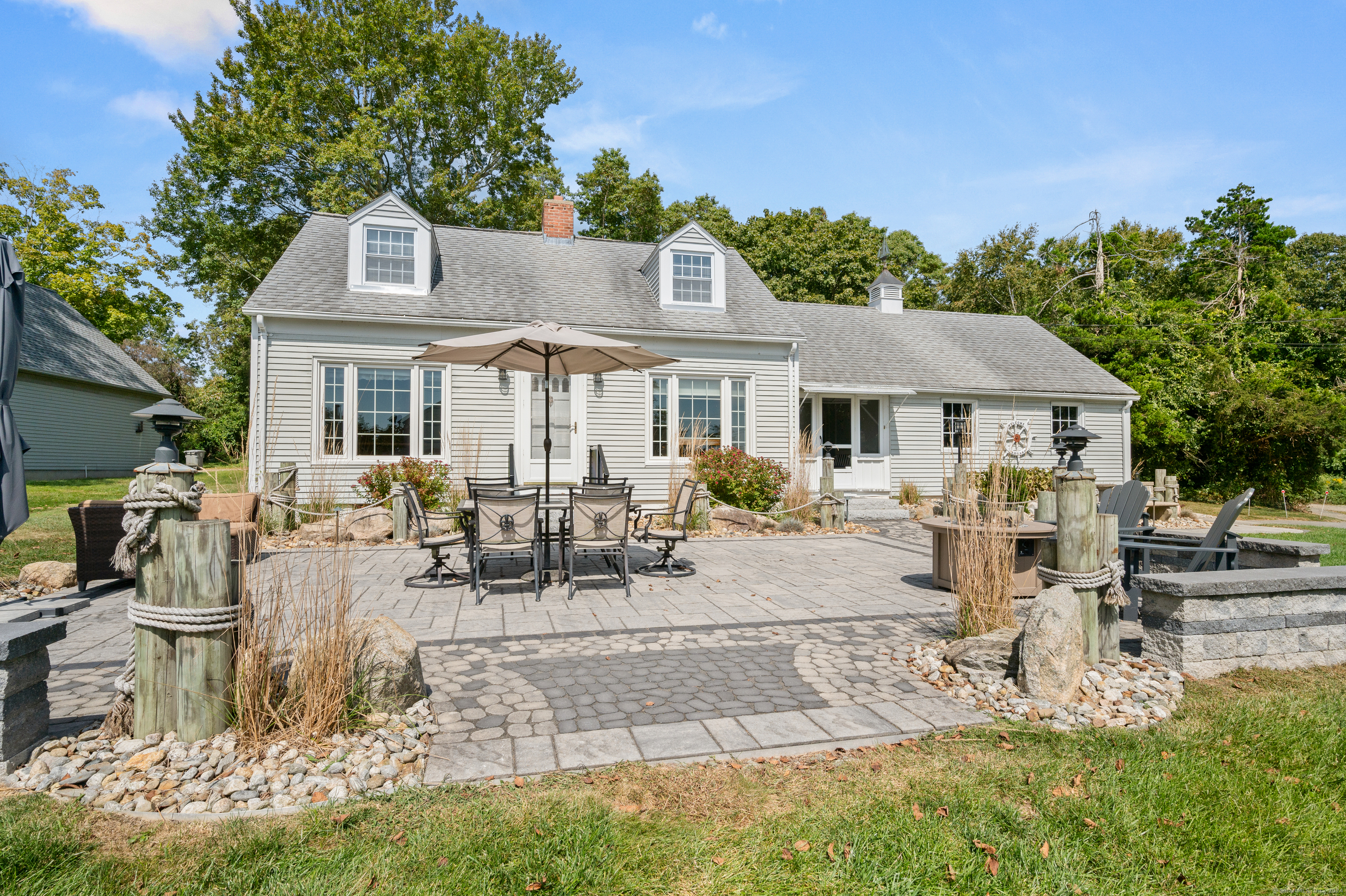 10 Hilltop Road East Lyme CT 06357