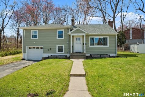 41 Sunnybrook Bend Waterbury CT 06708