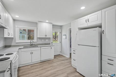 41 Sunnybrook Bend Waterbury CT 06708