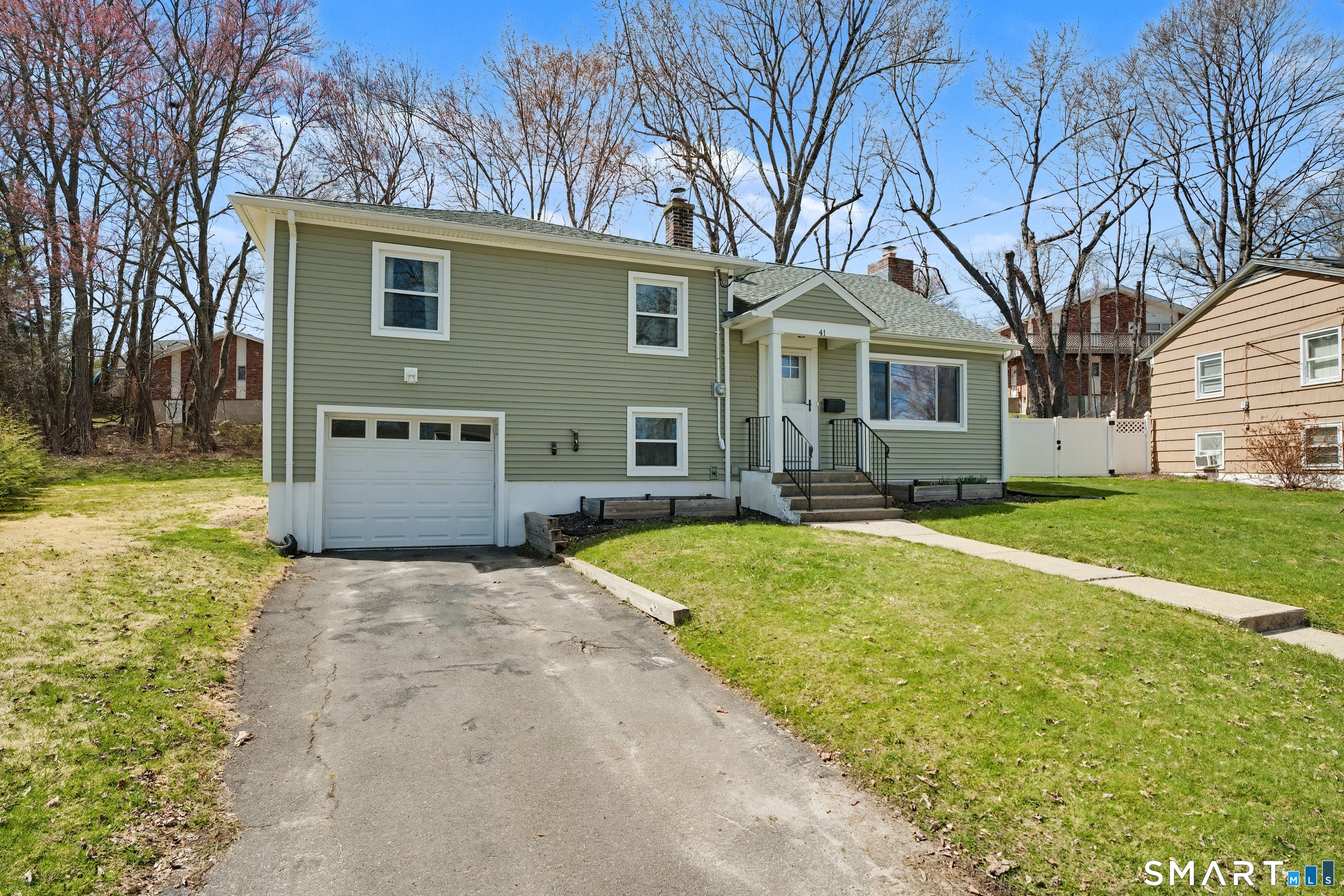 41 Sunnybrook Bend Waterbury CT 06708